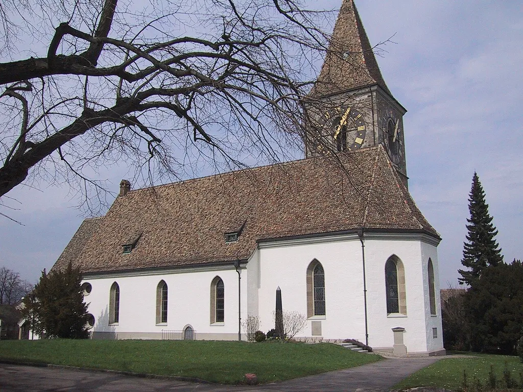 Aufnahme der Kirche von Kilchberg bei Zürich, davor das Grabmal von Conrad Ferdinand Meyer