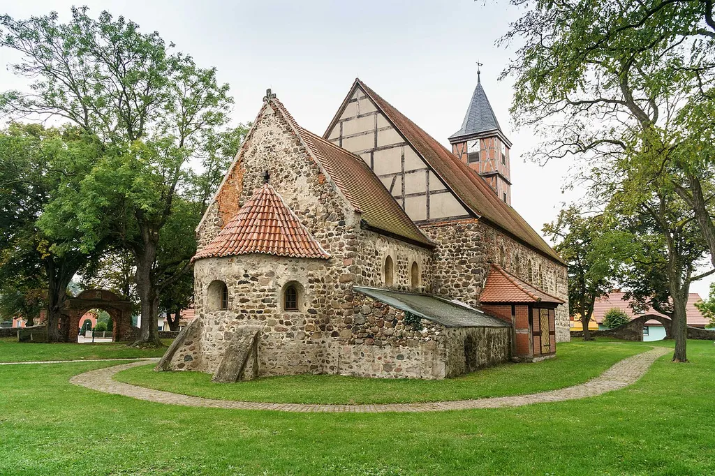 Kirche St. Jacobi, Kirchplatz in Möckern OT Grabow
