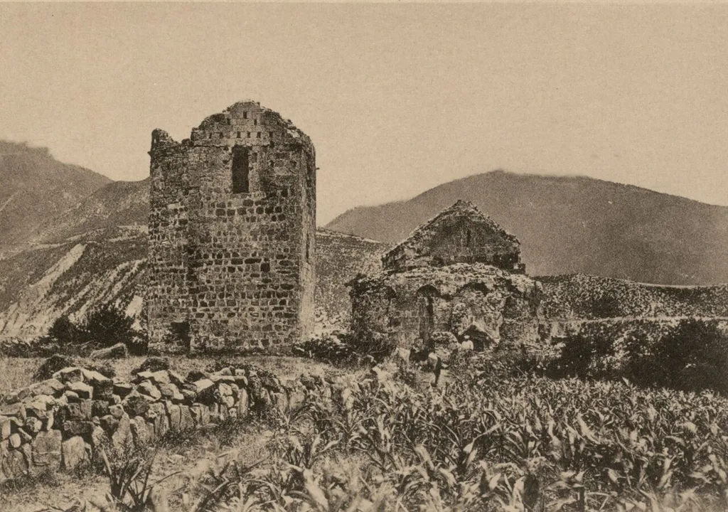 Photograph of Sveti Church in Artvin by Pavlinov, 1888.