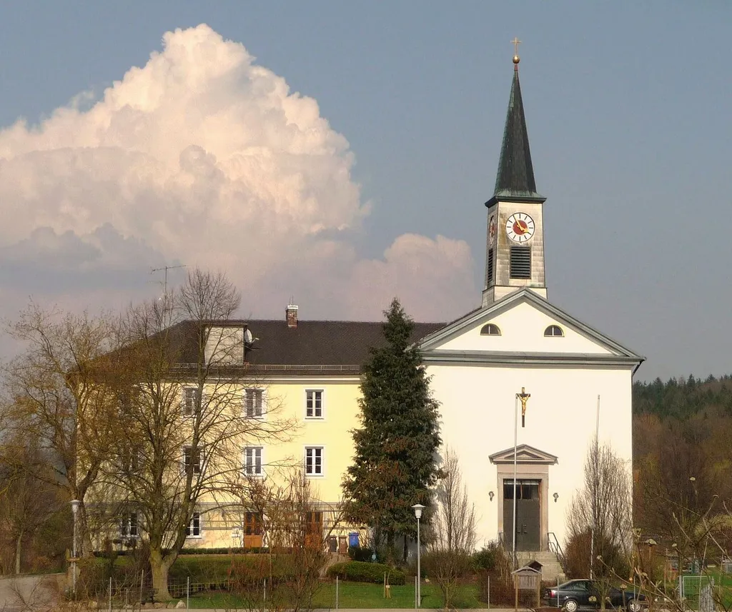 Parish Church of St John of Nepomuk in Dorfbach near Ortenburg. The church was built in 1835–6 within the walls of the hall of the demolished castle.