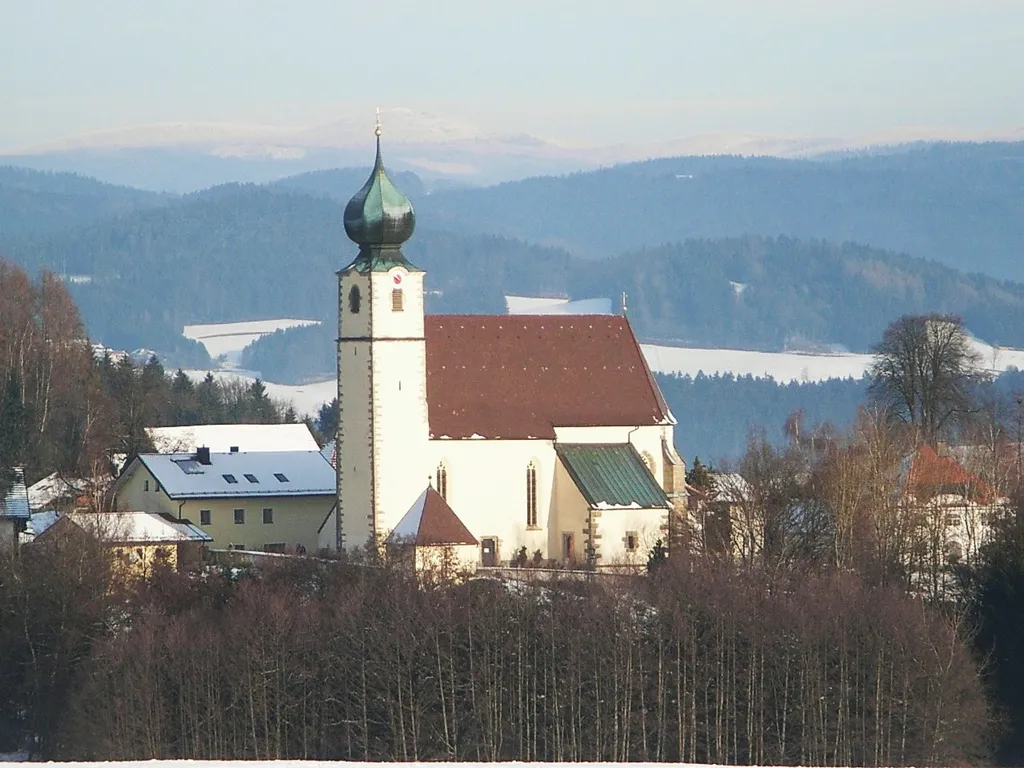 Preying mit der Pfarrkirche