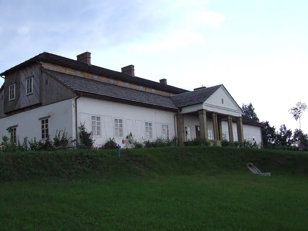 Wygiełzów, skansen, dwór z Drogini