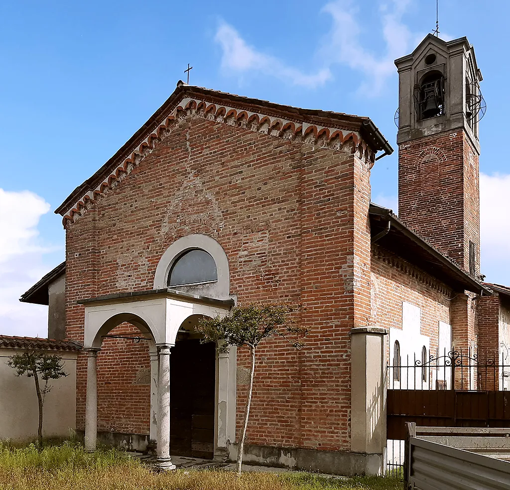 La chiesa parrocchiale dei Santi Cosma e Damiano a Muzzano, frazione di Zelo Buon Persico.