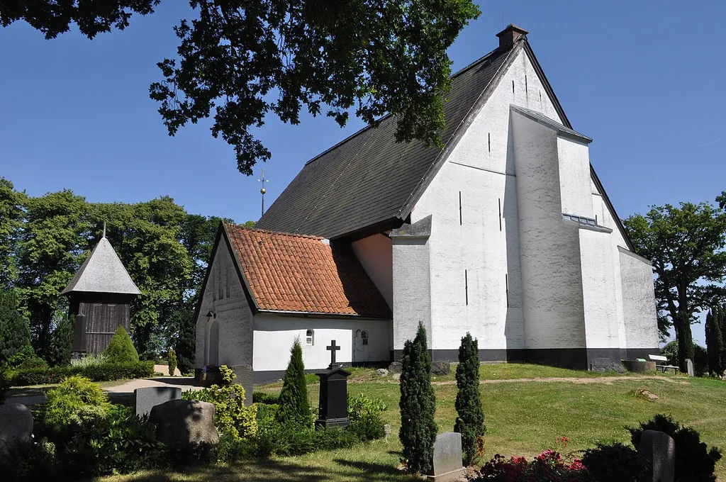 Kirche St. Marien in Boren, Blick von Westen.