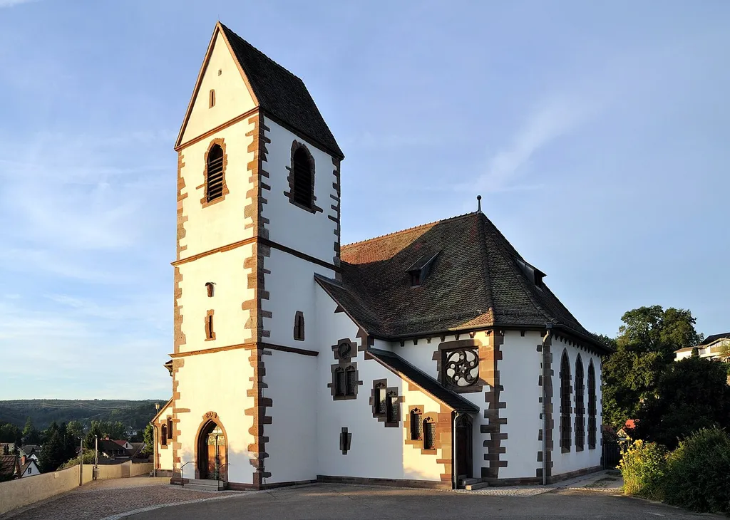 Brombach: Germanus-Kirche (die zum Zeitpunkt der Aufnahme existierenden Graffiti wurden digital entfernt)