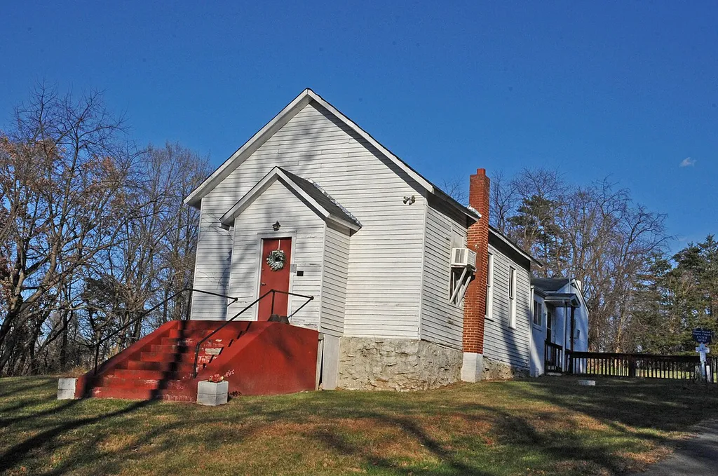 CONGREGATION WAS ONE OF THE EARLIEST AFRICAN AMERICAN ORIGINATING IN A SUNDAY SCHOOL FOR SLAVES ESTABLISHED IN THE MID 1800’S BY DR. CHARLES COCKE, FOUNDER OF HOLLINS COLLEGE. PRESENT CHURCH WAS BUILT CIRC 1903