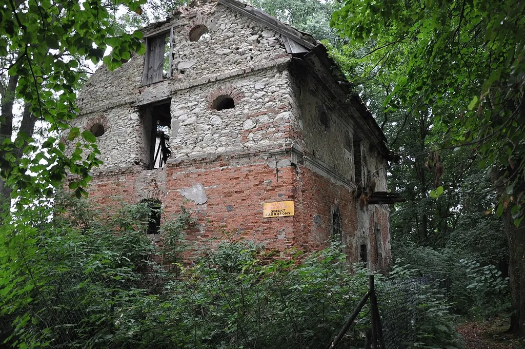 Ruina zboru. Cieszkowy. (zabytek nr rejestr. A175/1-2)