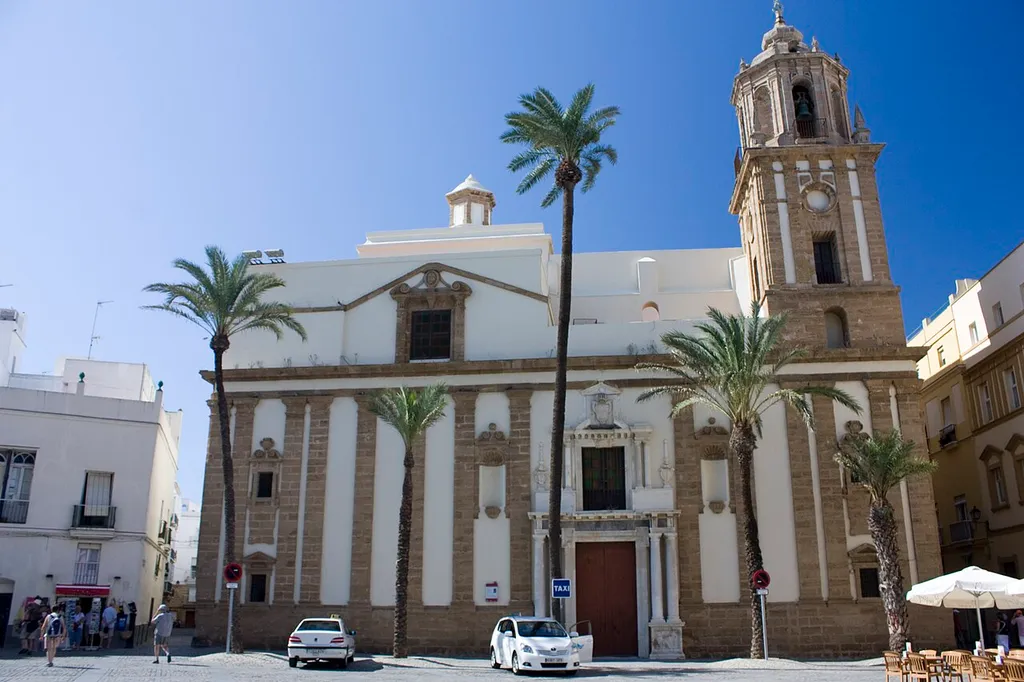 The church belonged to a college of Jesuist, founded in 1564, next to the old hermitage Santiago de Arrabal. Built in 1635, it retains altarpieces and statues of the 17 ° and 18 centuries.