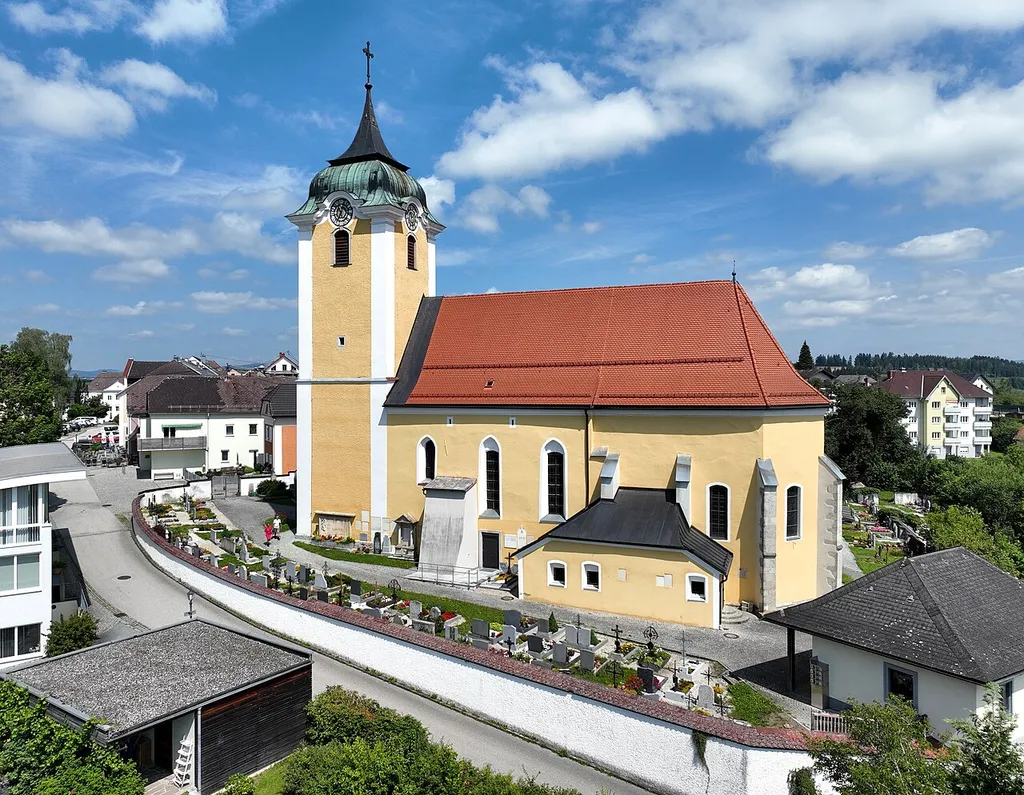 South-southeast view of the parish church in Neufelden.