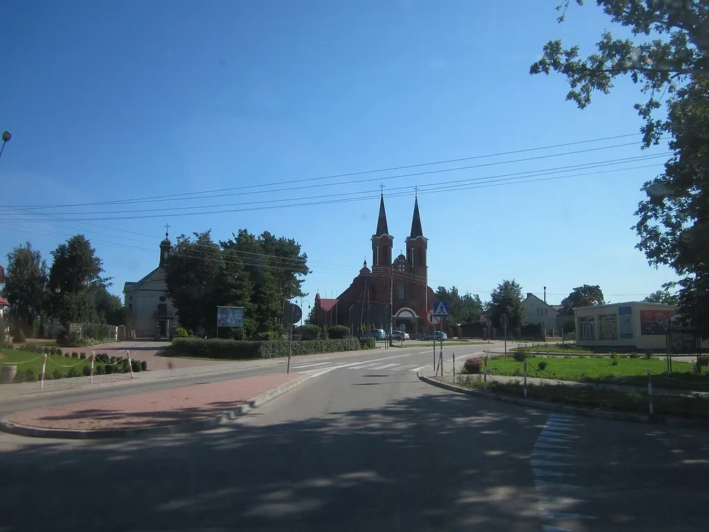 W latach 1997-1999 staraniem ks. prob. Ryszarda Niwińskiego został wybudowany nowy kościół murowany pw. Najświętszej Maryi Panny Częstochowskiej.