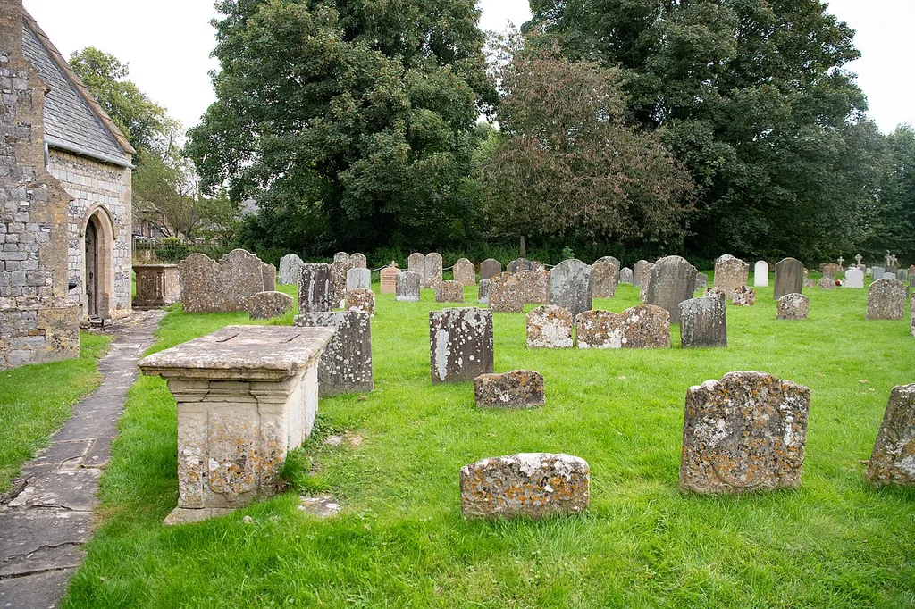 Avebury, Unidentified monument in the churchyard of St James