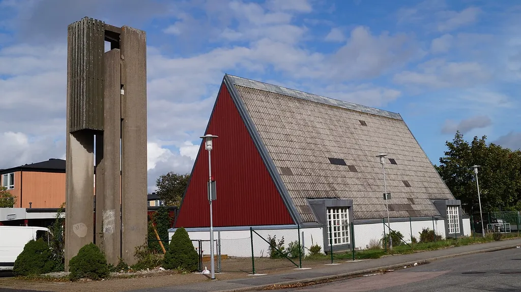 Hammarkullens kyrka (Hjällbo 32:1)