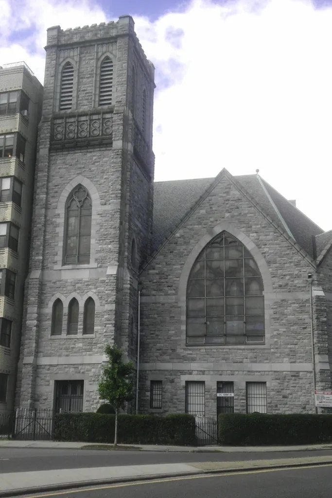 Looking west at Tremont Baptist Church