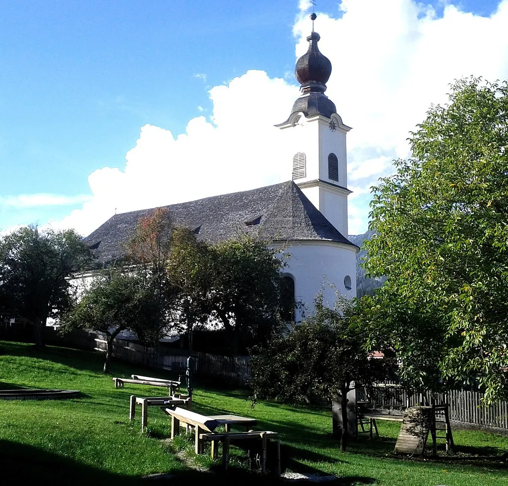 Kath. Pfarrkirche hl. Johannes d. T. und Friedhof