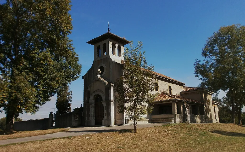 Iglesia de San Martín de Argüelles. Fachada suroccidental.
