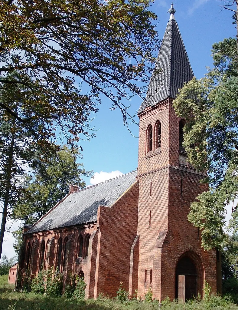 Zrazim, zespół kościoła ewangelickiego, 1892 (zabytek nr A/479/1-3 z 30.12.1996)