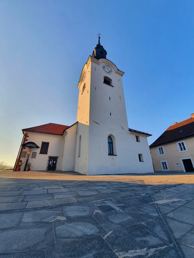 This media shows a cultural heritage object of Slovenia with EŠD: 3305