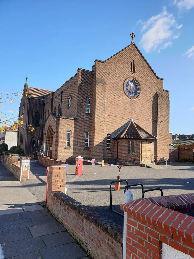 Église Saint-Pierre-et-Saint-Paul d'Ealing