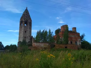 Holy Trinity church, Poemichye