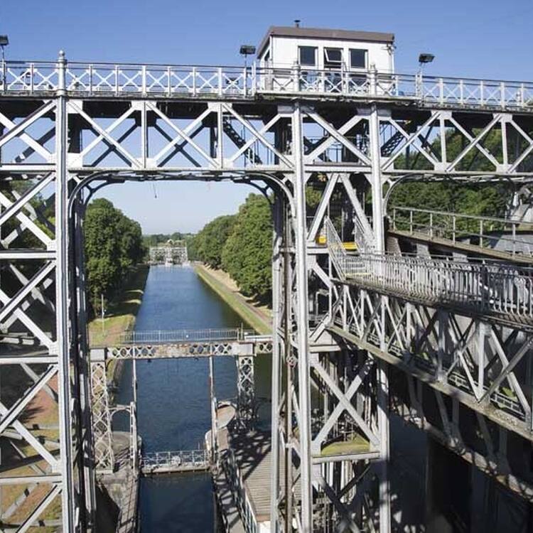 The Four Lifts on the Canal du Centre and their Environs, La Louvière and Le Roeulx (Hainaut)
