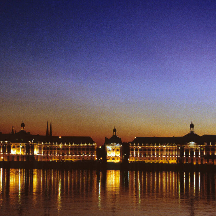 Bordeaux, Port of the Moon