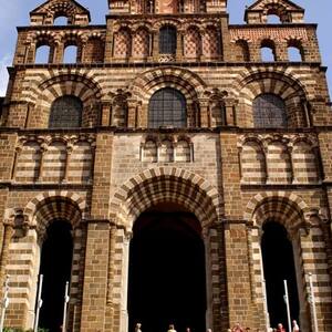 Routes of Santiago de Compostela in France